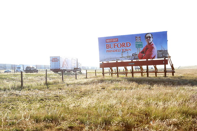 Phạm Đình Nguyên Chủ thị trấn cà phê Việt ở Mỹ được săn đón Phạm Đình Nguyên Chủ thị trấn cà phê Việt ở Mỹ Panô lớn quảng bá thị trấn được đặt dọc quốc lộ I-80 từ Cheyenne (thủ phủ Wyoming) đi Laramie